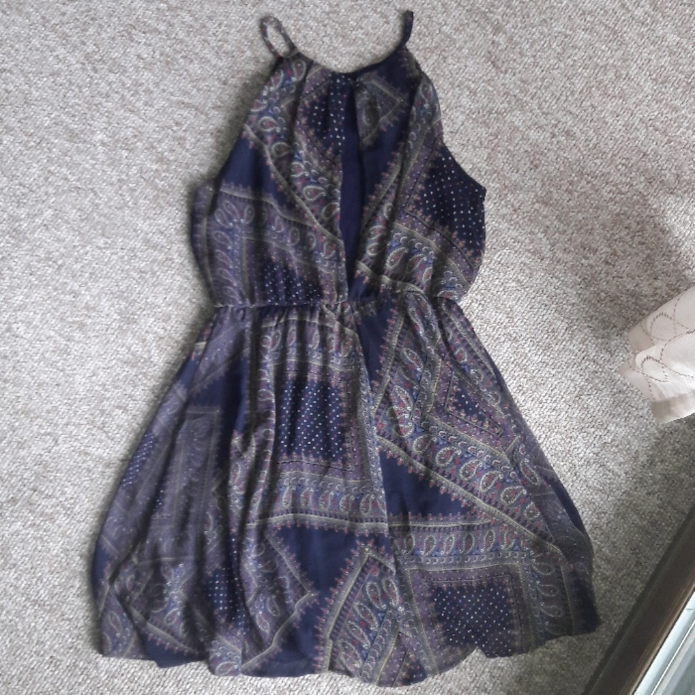 LUSH Dress! - Picture 4 of 4